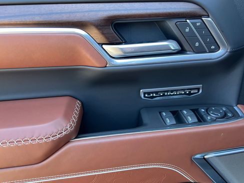 Used 2025 GMC Sierra 1500 Denali Ultimate image 11