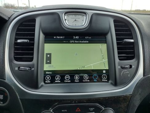 Used 2017 Chrysler 300 C w/ Safetytec Group II image 6