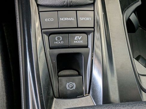 Certified 2025 Toyota Camry LE image 23