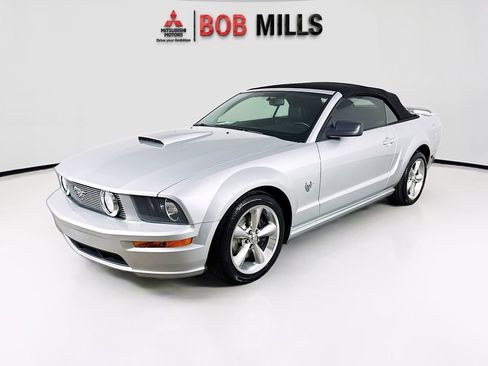Used 2009 Ford Mustang GT Premium image 3