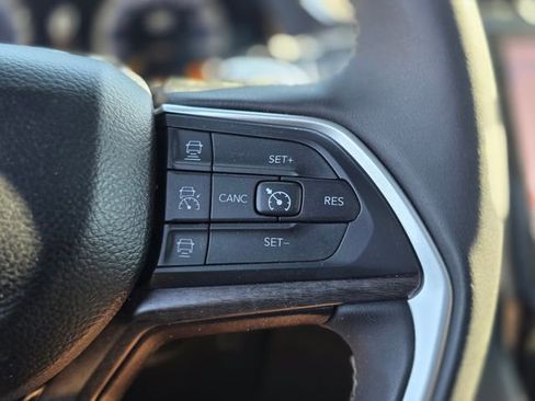 Used 2024 Jeep Grand Cherokee L Limited w/ Luxury Tech Group II image 31