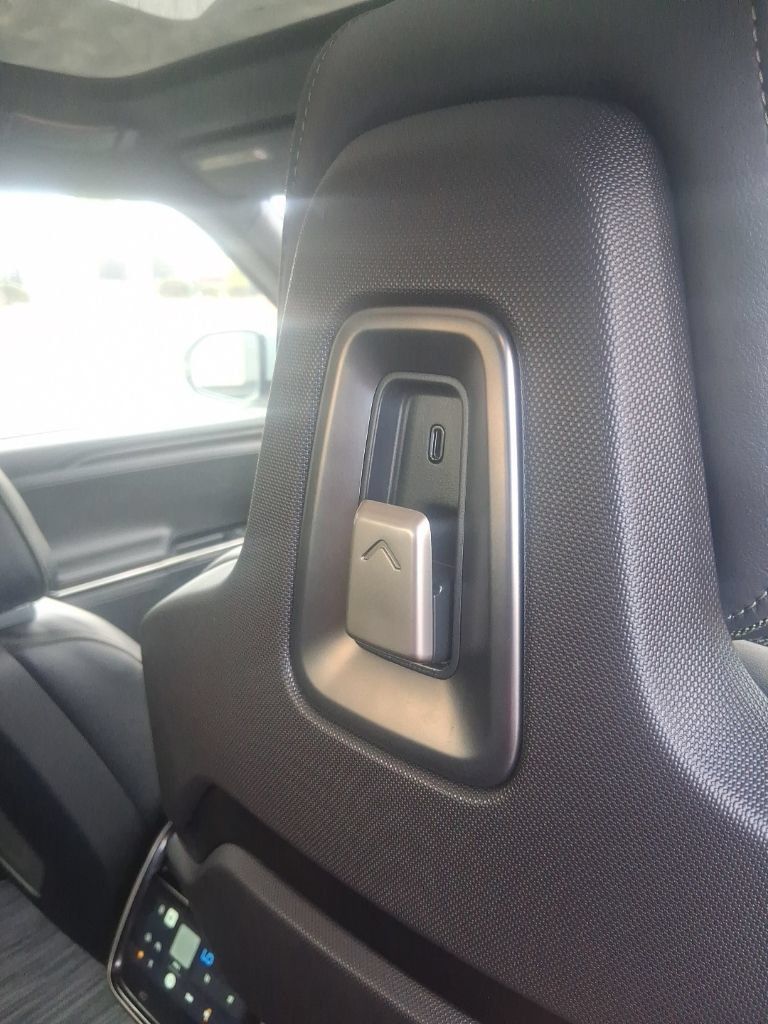 Used 2024 Rivian R1T Adventure Dual AWD/4WD image 16