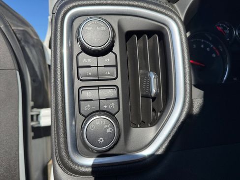 Used 2020 Chevrolet Silverado 1500 RST image 33