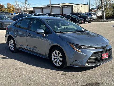 Certified 2025 Toyota Corolla LE image 9