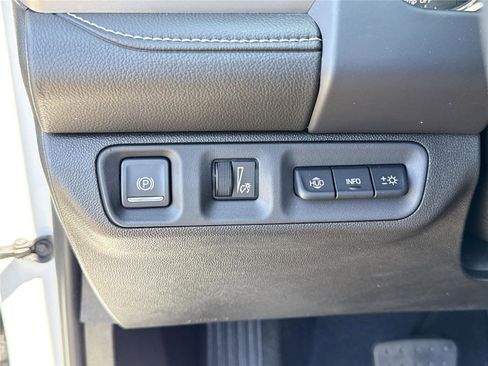Used 2023 GMC Acadia Denali w/ Denali Ultimate Package AWD/4WD image 18