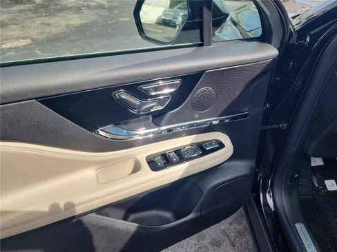 New 2026 Lincoln Corsair Premiere image 12