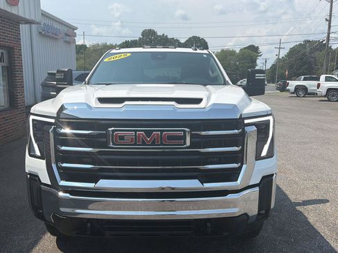 Used 2025 GMC Sierra 2500 SLE w/ SLE Convenience Package AWD/4WD image 2