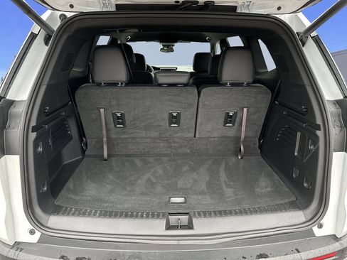 Used 2025 GMC Acadia AT4 w/ LPO, Floor Liner Package AWD/4WD image 9