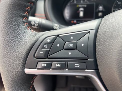 Used 2023 Nissan Kicks SR w/ SR Premium Package FWD image 27