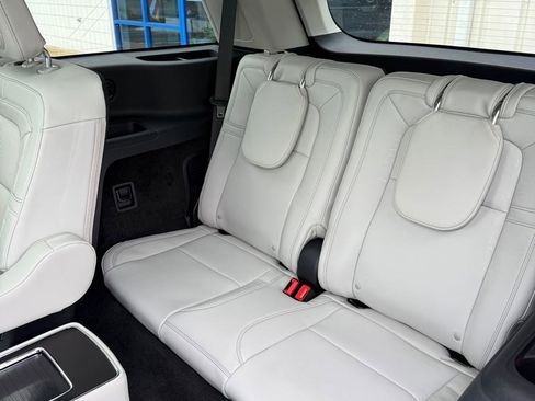 Used 2025 Lincoln Aviator Reserve w/ Equipment Group 201A AWD/4WD image 12