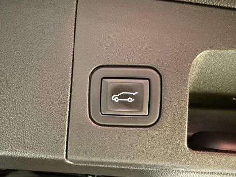 Used 2024 Cadillac XT5 Premium Luxury image 9