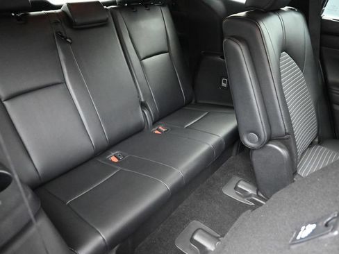 Used 2025 Toyota Highlander XSE AWD/4WD image 11