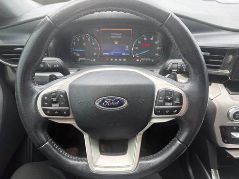 Used 2021 Ford Explorer XLT w/ Equipment Group 202A RWD image 7