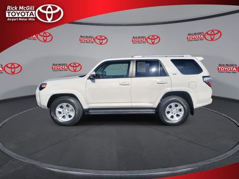 Used 2018 Toyota 4Runner SR5 Premium image 5