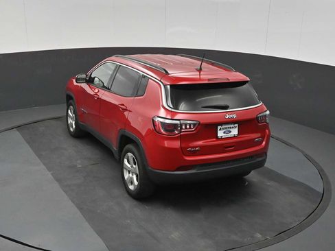 Used 2019 Jeep Compass Latitude w/ Popular Equipment Group AWD/4WD image 18