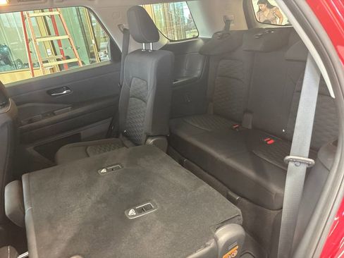 Used 2022 Nissan Pathfinder SV image 37