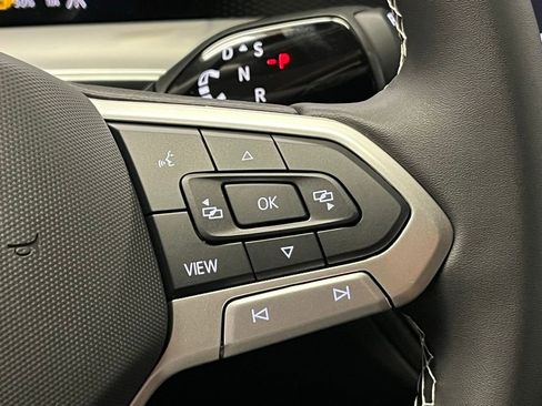 New 2025 Volkswagen Tiguan SE image 27