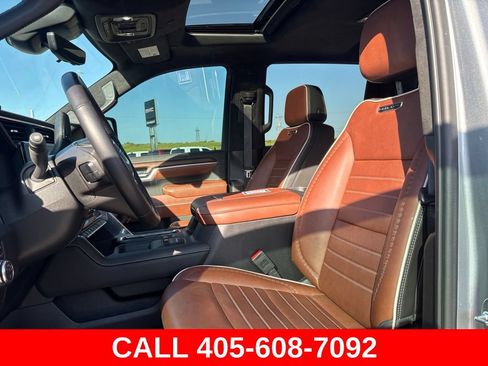 Used 2024 GMC Sierra 2500 Denali Ultimate AWD/4WD image 8