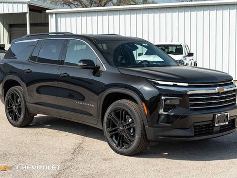 New 2026 Chevrolet Traverse LT image 3
