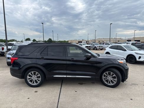 Used 2022 Ford Explorer XLT w/ Equipment Group 202A RWD image 17
