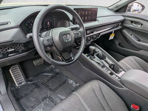 Used 2025 Honda Accord Sport image 12