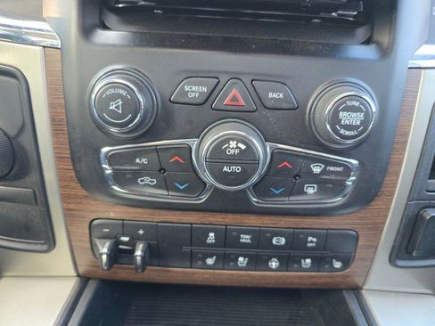 Used 2015 RAM 3500 Laramie w/ Black Appearance Group image 34