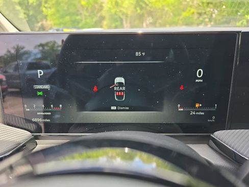 Used 2025 Nissan Kicks SR FWD image 25