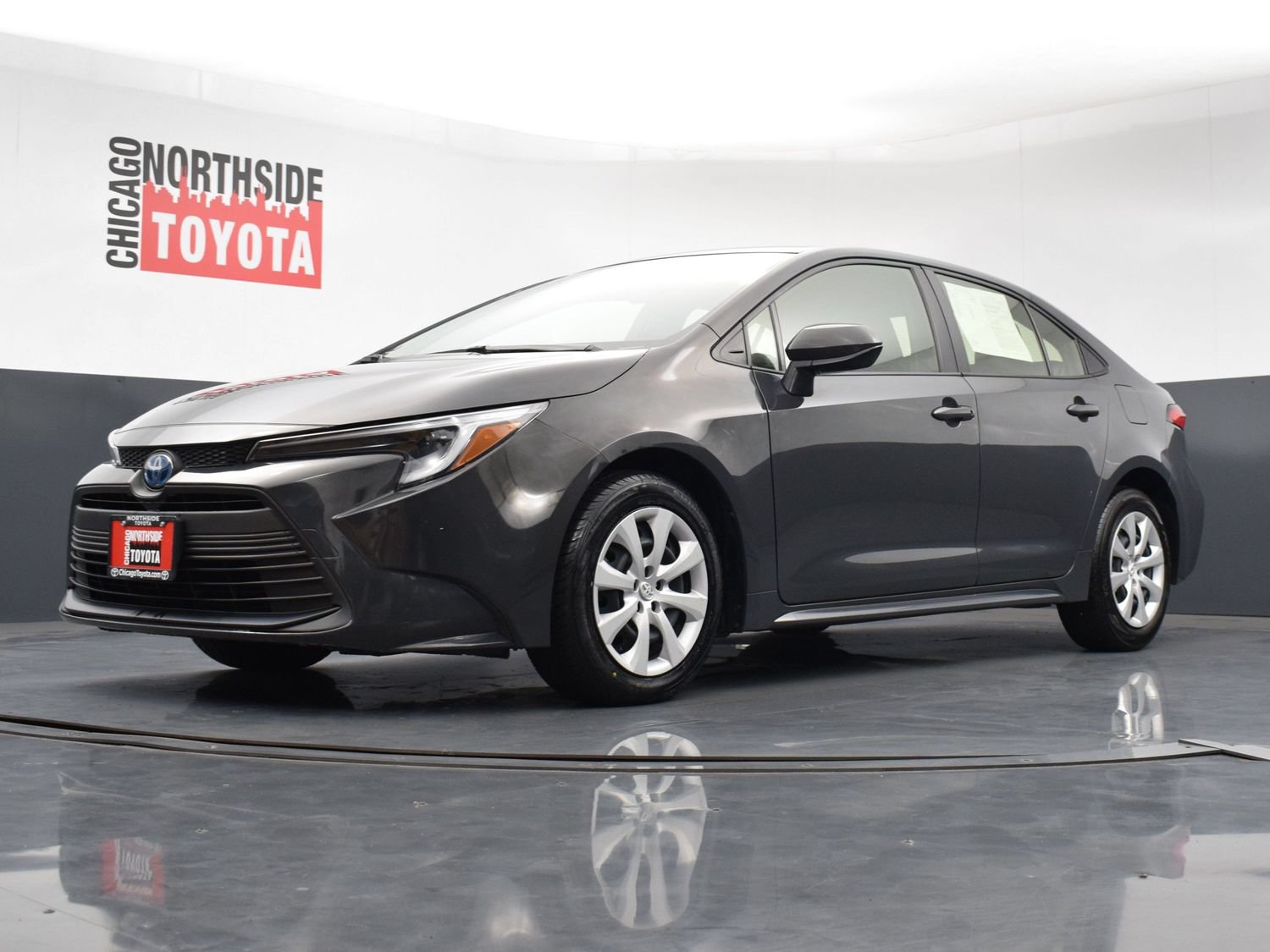 Used 2025 Toyota Corolla LE FWD image 30