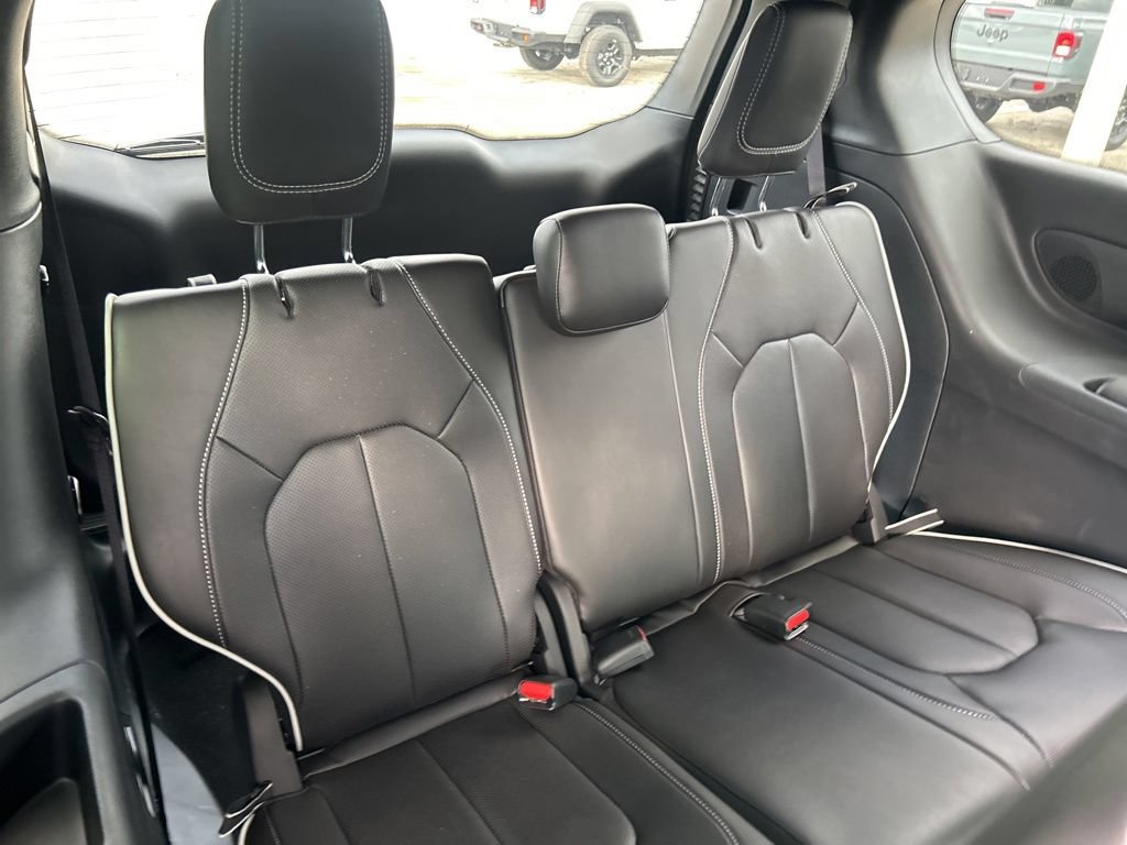 New 2026 Chrysler Pacifica Limited w/ S Appearance Package FWD image 29