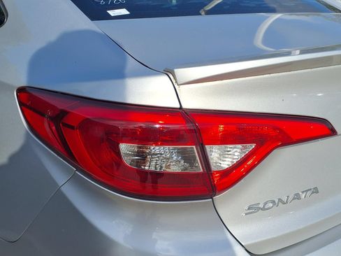Used 2015 Hyundai Sonata SE FWD image 10