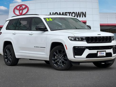 Used 2026 Jeep Grand Cherokee L Limited AWD/4WD image 2