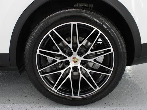Used 2019 Porsche Cayenne image 89