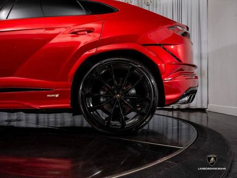 Used 2024 Lamborghini Urus S AWD/4WD image 8