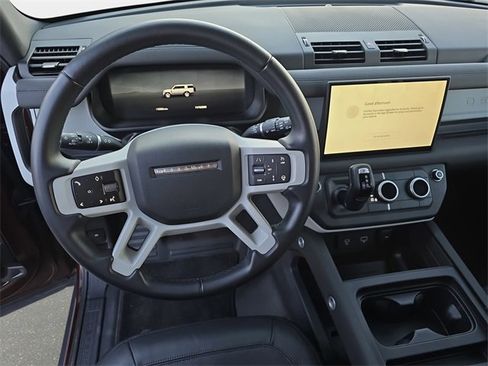 Used 2024 Land Rover Defender 130 S image 17