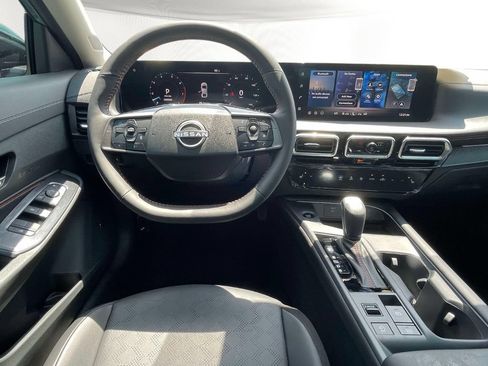 New 2026 Nissan Sentra SR w/ SR Premium Package FWD image 11