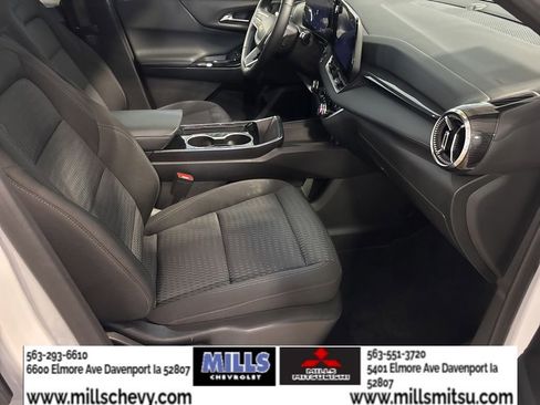 Used 2025 Chevrolet Equinox LT image 18