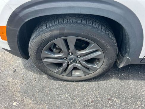 Used 2023 Kia Seltos S w/ Navigation Package FWD image 7