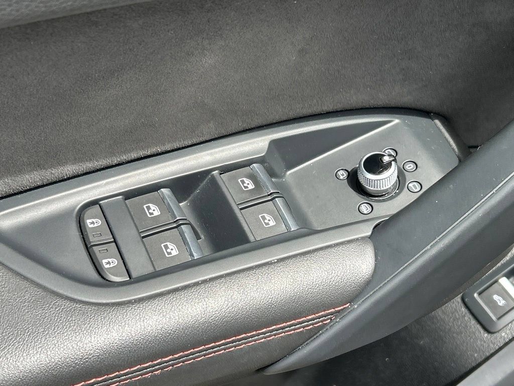 Used 2022 Audi SQ5 Premium Plus w/ Premium Plus Package AWD/4WD image 19