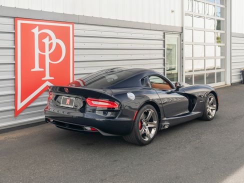 Used 2013 SRT Viper GTS w/ GTS Laguna Interior Pkg RWD image 3