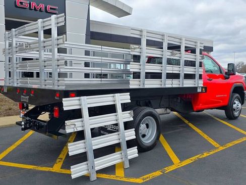 New 2026 GMC Sierra 3500 Pro w/ Convenience Package RWD image 9