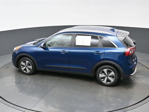 Used 2017 Kia Niro LX image 33