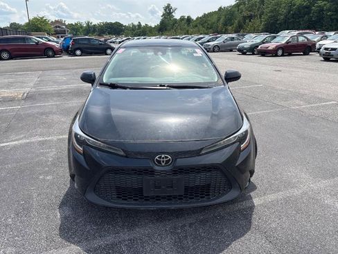 Used 2020 Toyota Corolla LE w/ LE Convenience Package FWD image 3