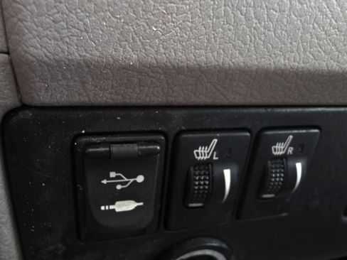 Used 2015 Toyota Sienna XLE w/ XLE Navigation Package image 18