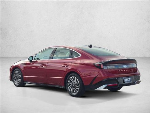 Used 2025 Hyundai Sonata Limited FWD image 8