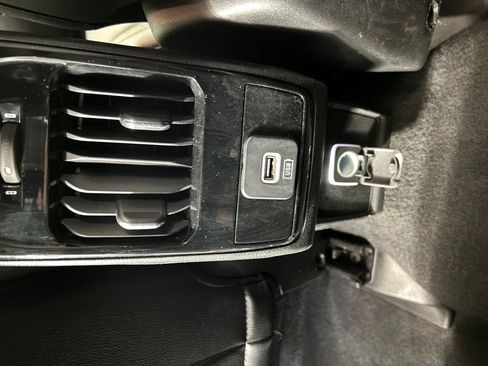 Used 2024 Jeep Compass Limited image 18