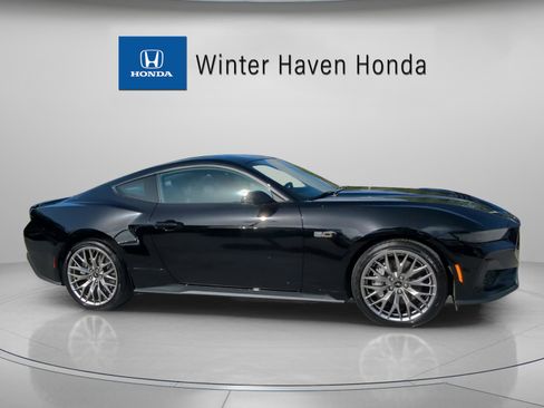 Used 2025 Ford Mustang GT Premium image 34