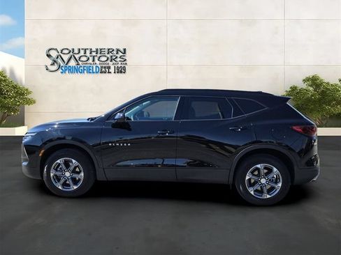 Used 2024 Chevrolet Blazer LT w/ Convenience Package FWD image 2