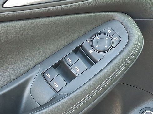 Certified 2025 Buick Encore GX Preferred image 14