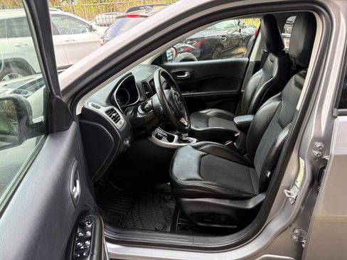 Used 2018 Jeep Compass Latitude w/ Popular Equipment Group image 9