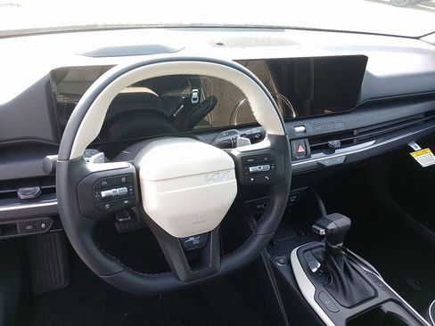 New 2025 Kia K4 GT-Line w/ GT-Line Sunroof Package image 9